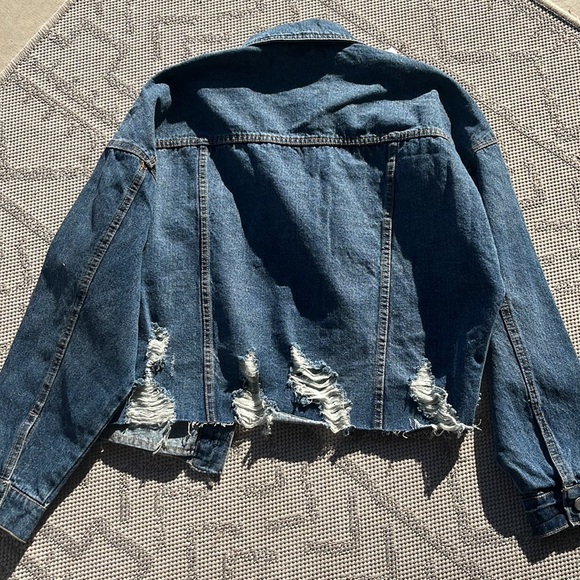 Blank NYC Distressed Denim Jacket NWT Size M - Picture 8 of 8